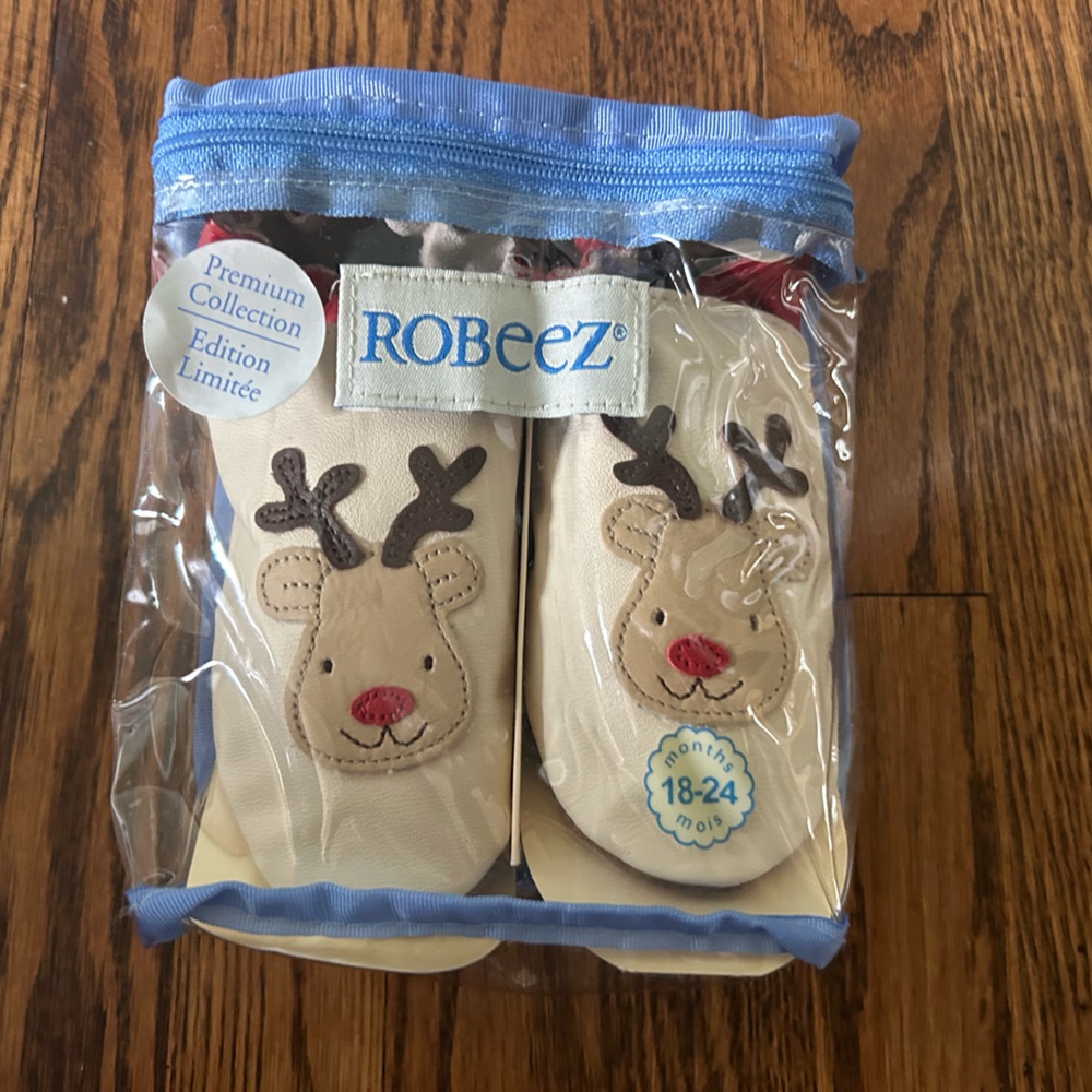 Brand new reindeer robeez